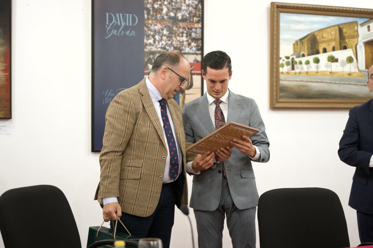 David Galván, distinguido homenaje en Osuna