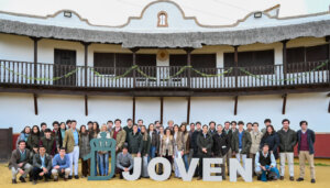 Foto de familia de los jóvenes ganaderos en su encuentro anual.