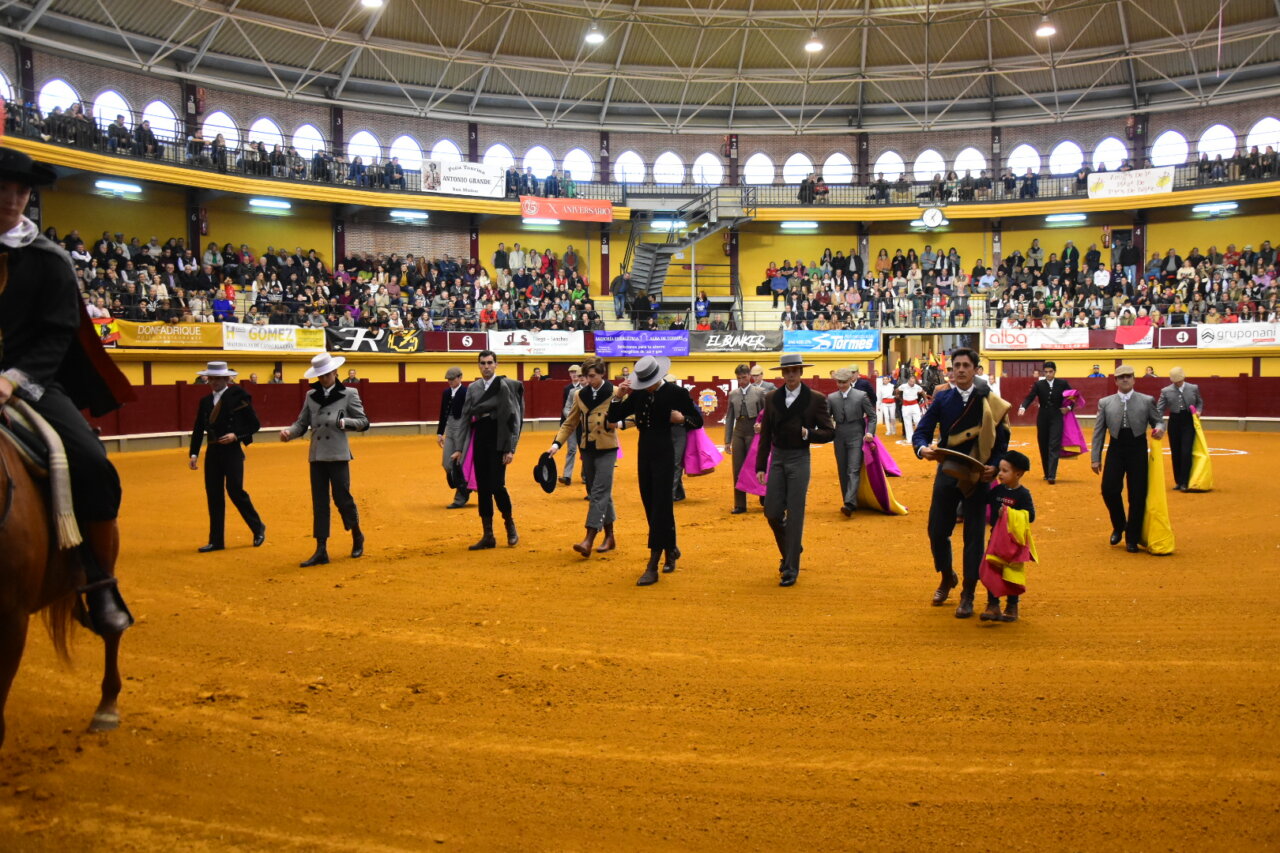 El toreo de Salamanca se vuelca en un festival con argumentos en Alba de Tormes