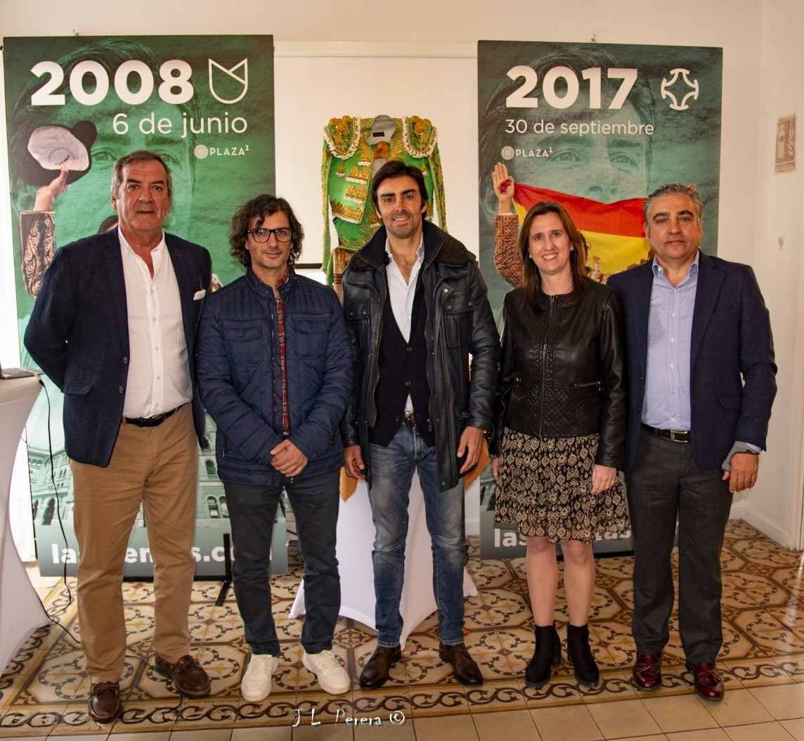 Villafranca de los Barros homenajea a Perera por sus veinte años de alternativa