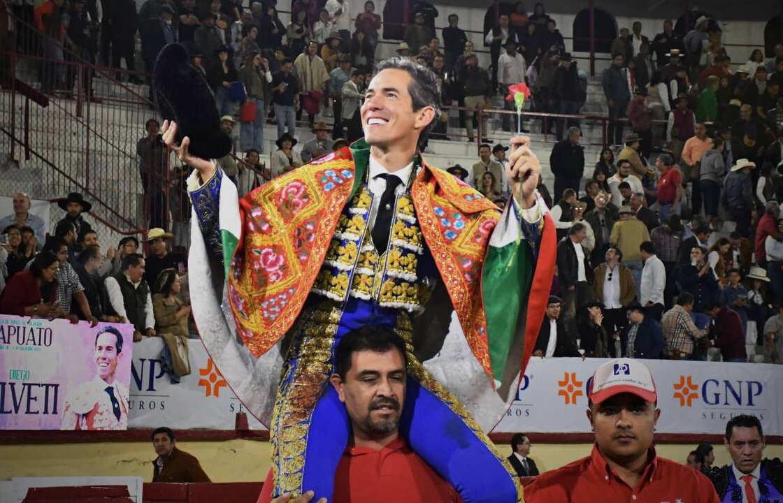 Silveti "revoluciona" Irapuato en el adiós de Enrique Ponce