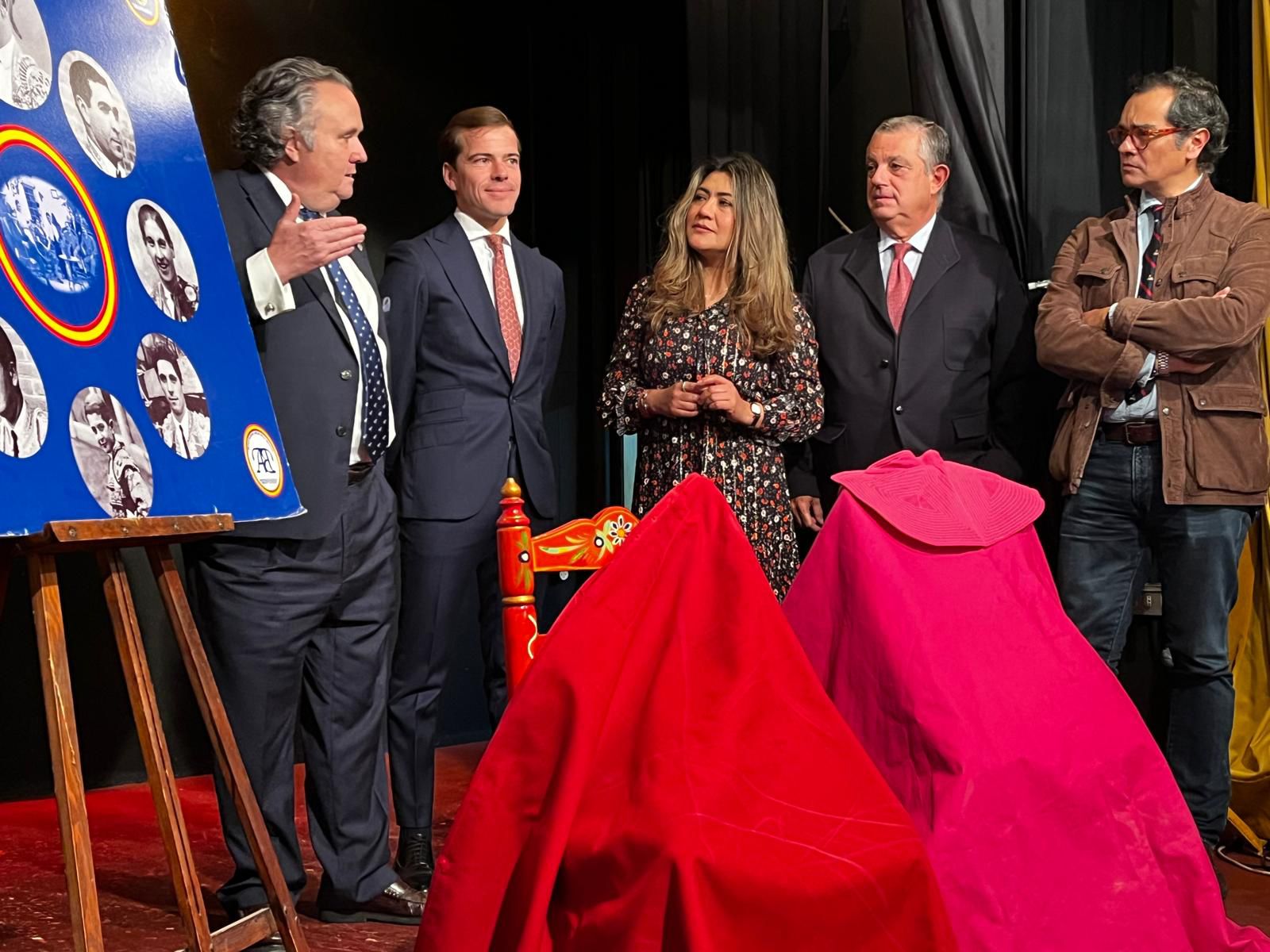 Javier Cortés y Enrique Amat llenan la Casa de Madrid de Barcelona en un entretenido coloquio