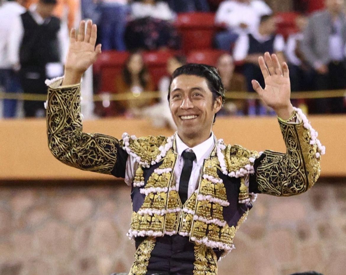 Sergio Flores, a hombros en la despedida de Pablo Hermoso de Zacatecas