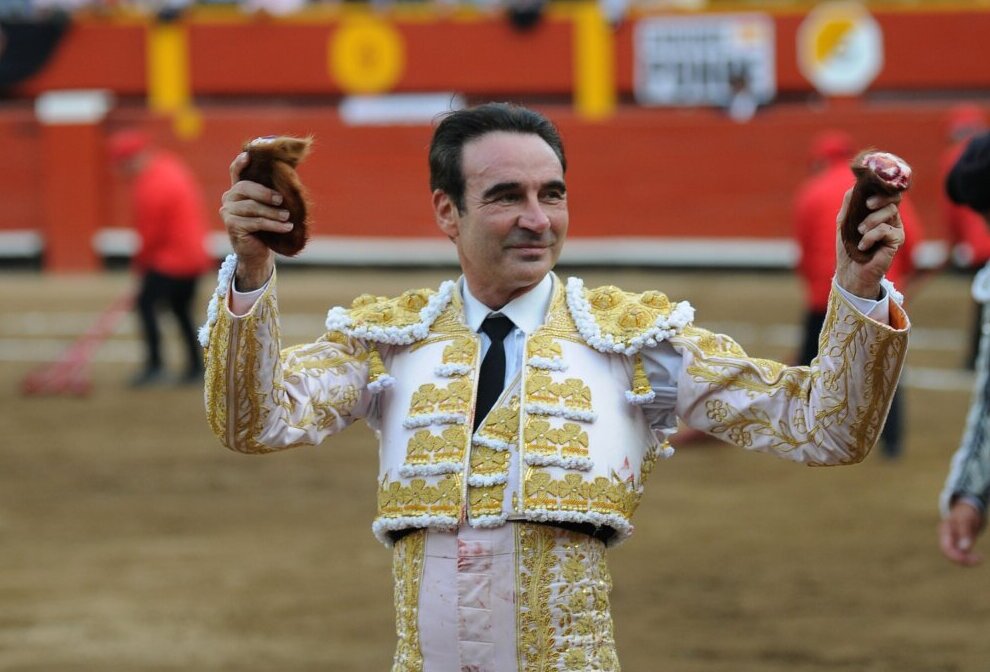 Enrique Ponce, premiado con la Puntilla de Plata 2024 en Lima