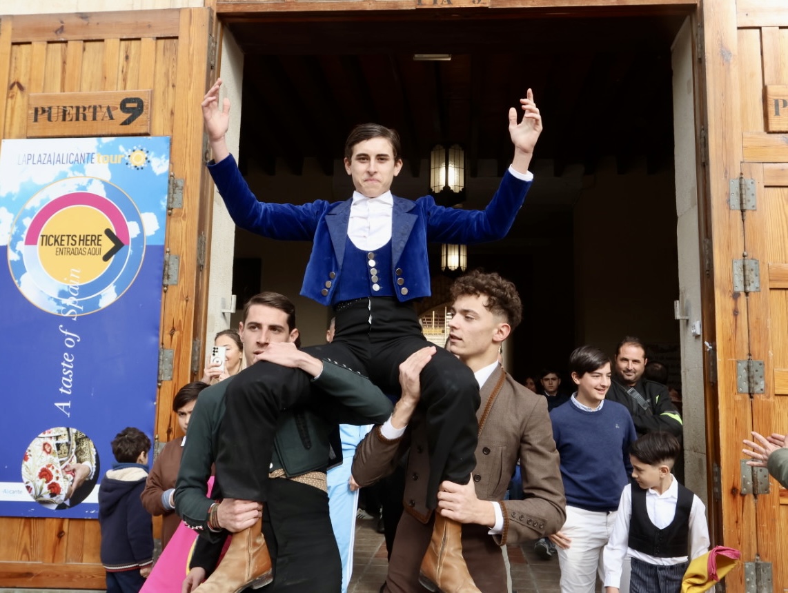 Iker Ruiz, triunfador de la primera clase práctica de Alicante