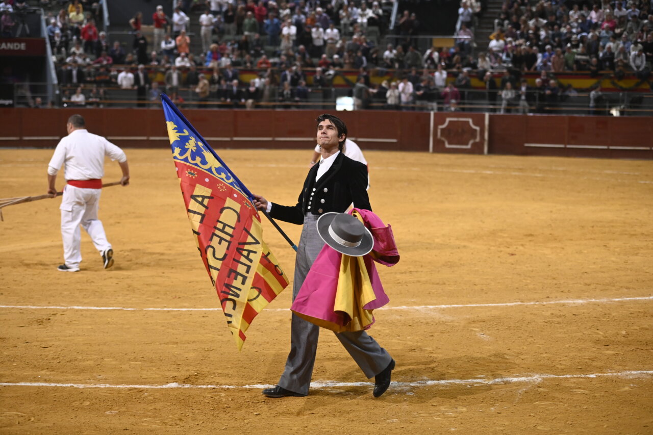 Castella: “Vergüenza le tiene que dar a Onetoro de televisar este festejo cuando debe mucho dinero”