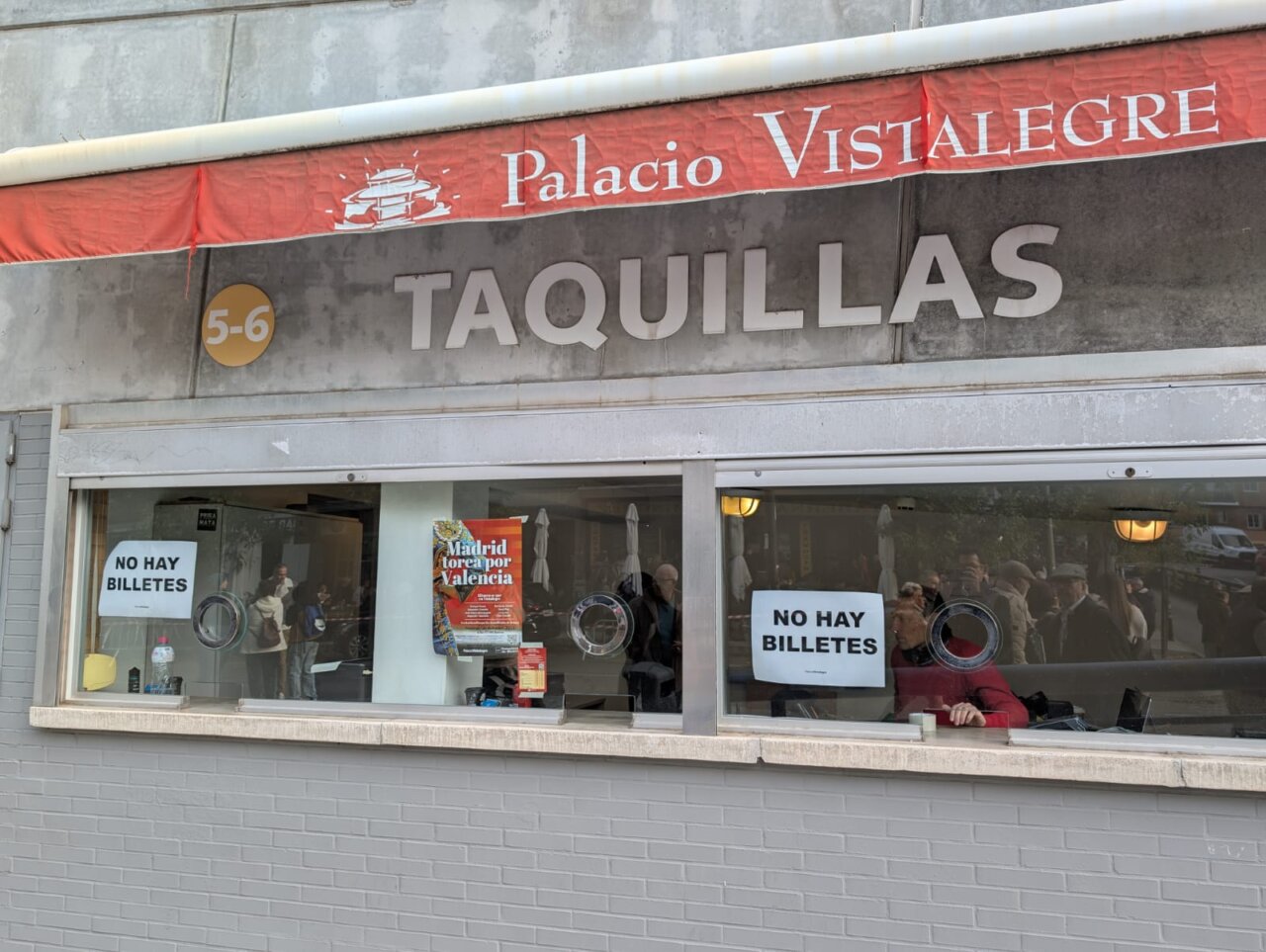 Vistalegre cuelga el cartel de "No hay billetes" para el festival de hoy