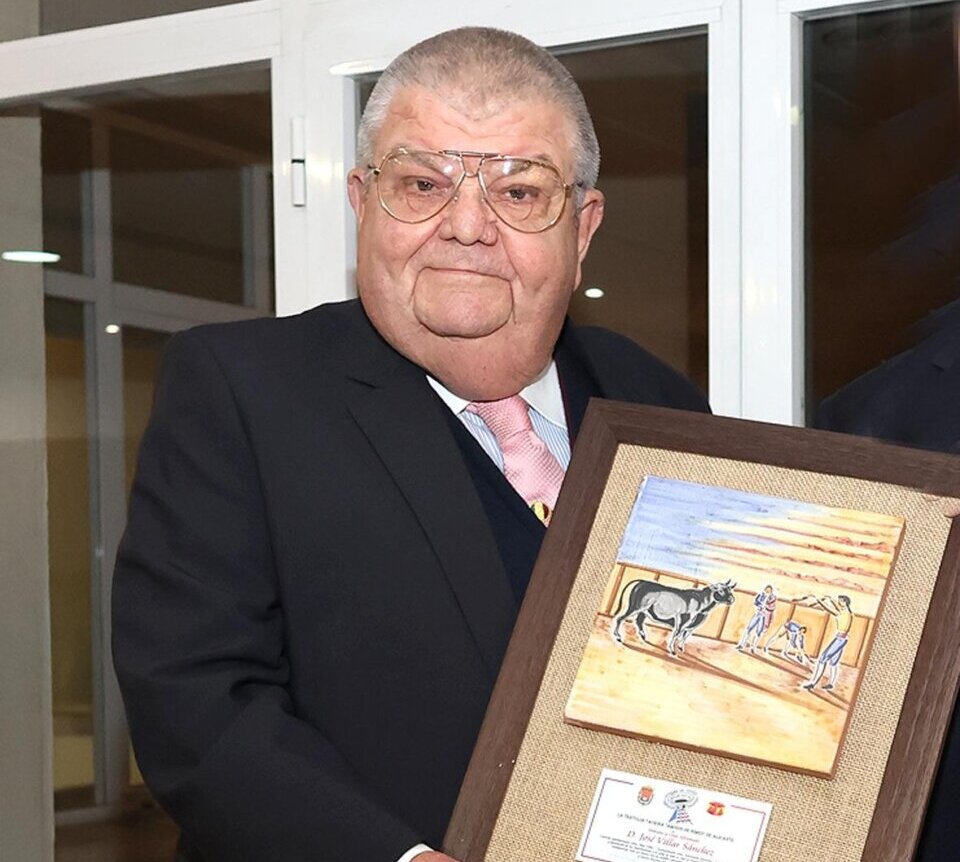 Fallece en Alicante el aficionado y coleccionista Pepe Villar