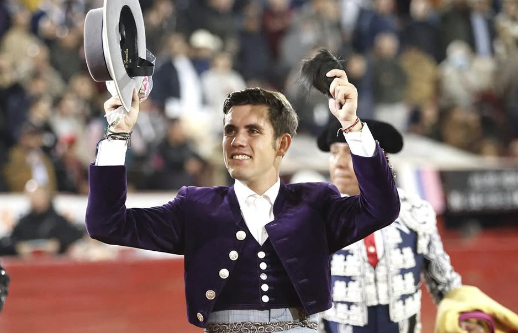 Oreja a la elegancia y frescura de Guillermo Hermoso de Mendoza en La México