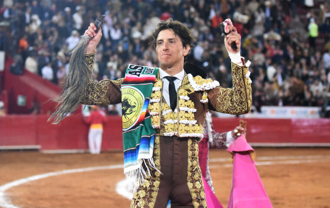 Roca Rey entra en un selecto club de toreros que hicieron historia en la Plaza México