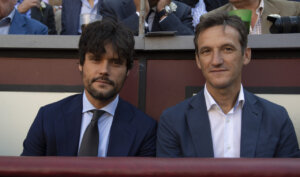 Miguel Abellán y Miguel Martín, en un burladero de Las Ventas (Foto: APLAUSOS / Javier Arroyo)
