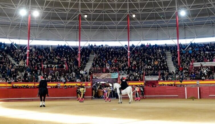 Expectación en Valdemorillo, que apunta a dos llenos de "No hay billetes"