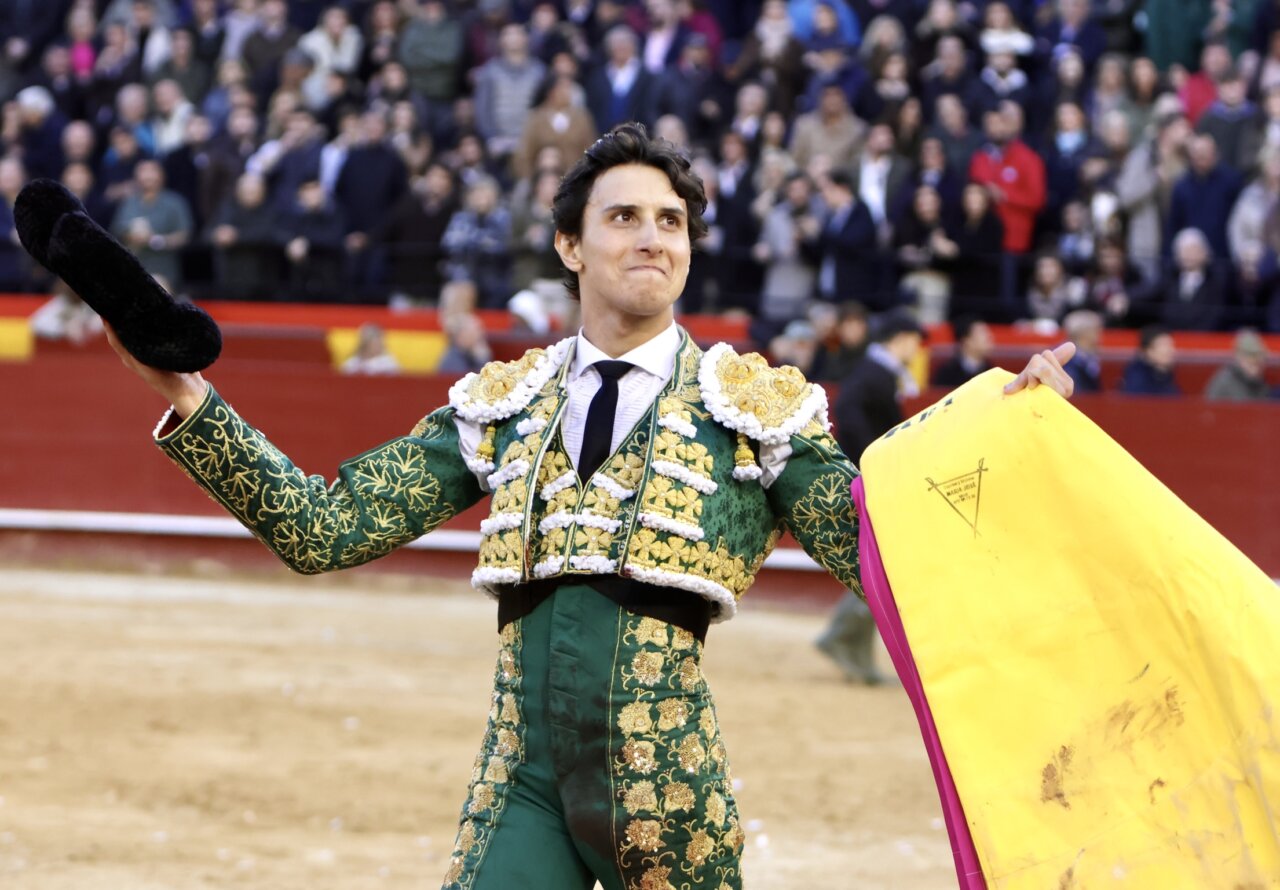 Roca Rey da una lección de liderazgo