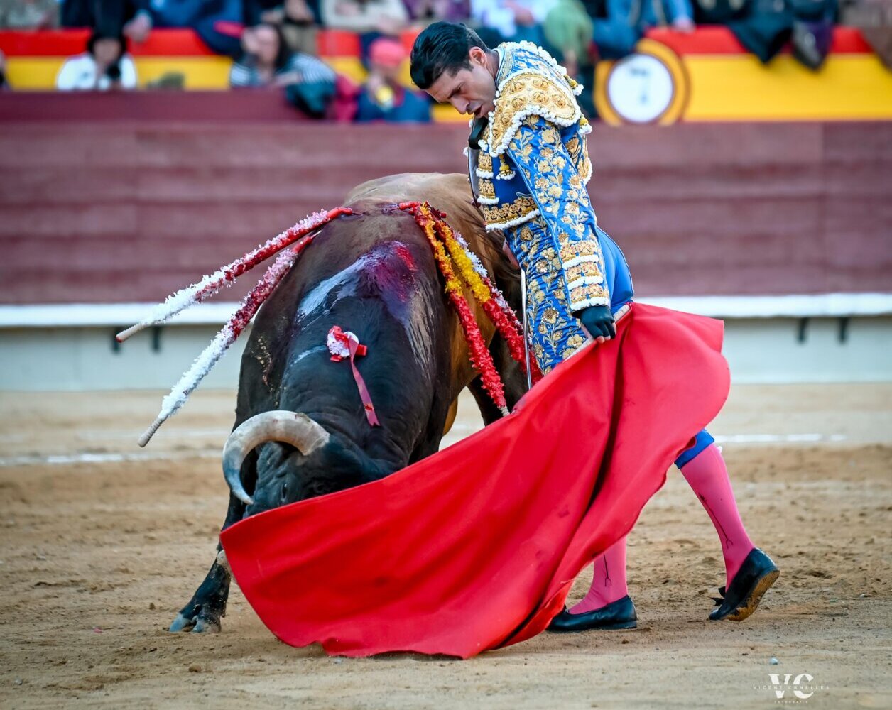 Talavante, por el filo de una espada en Castellón (Fotos)