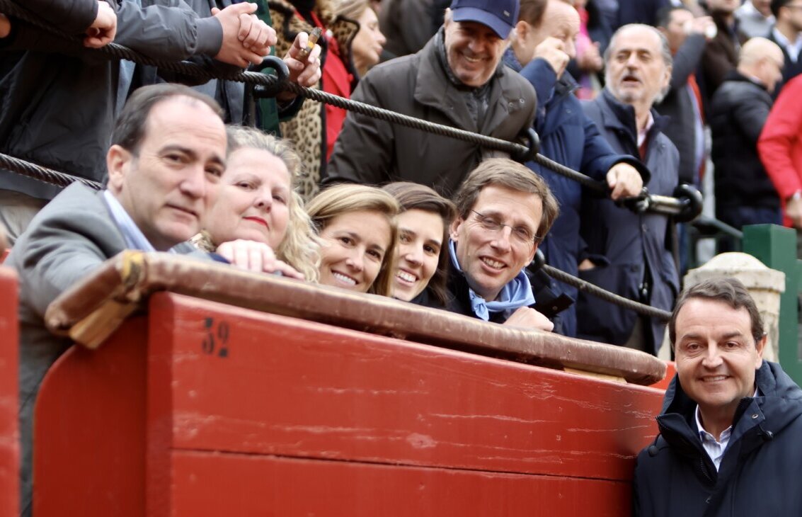 De Martínez-Almeida a Carmen Lomana, en una tarde de "No hay billetes"
