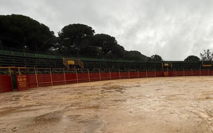 Hinojos suspende el festejo de rejones de esta tarde