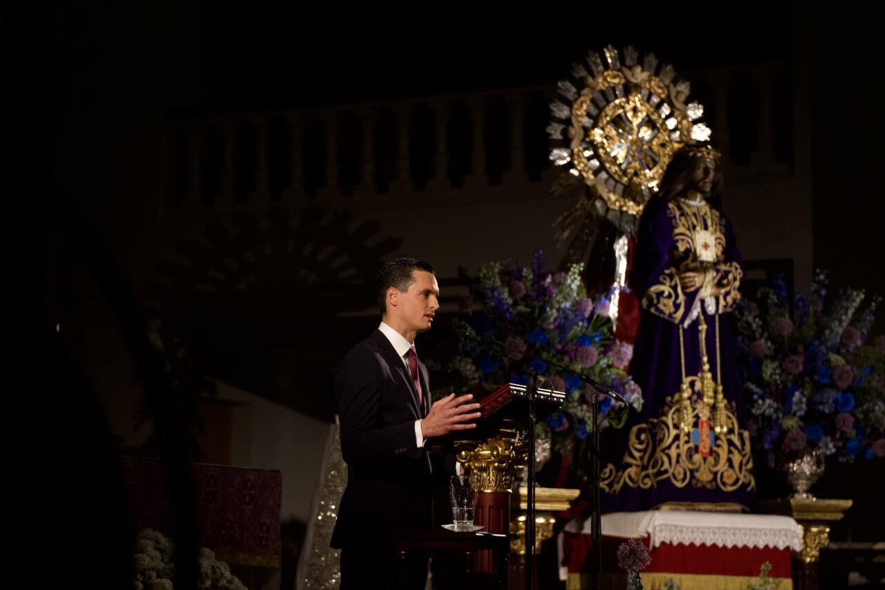 Fervor y pasión en el pregón de David Galván en la basílica Jesús de Medinaceli