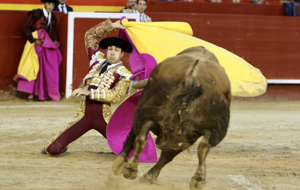 El cartel estelar del segundo "No hay billetes" de Fallas, en imágenes