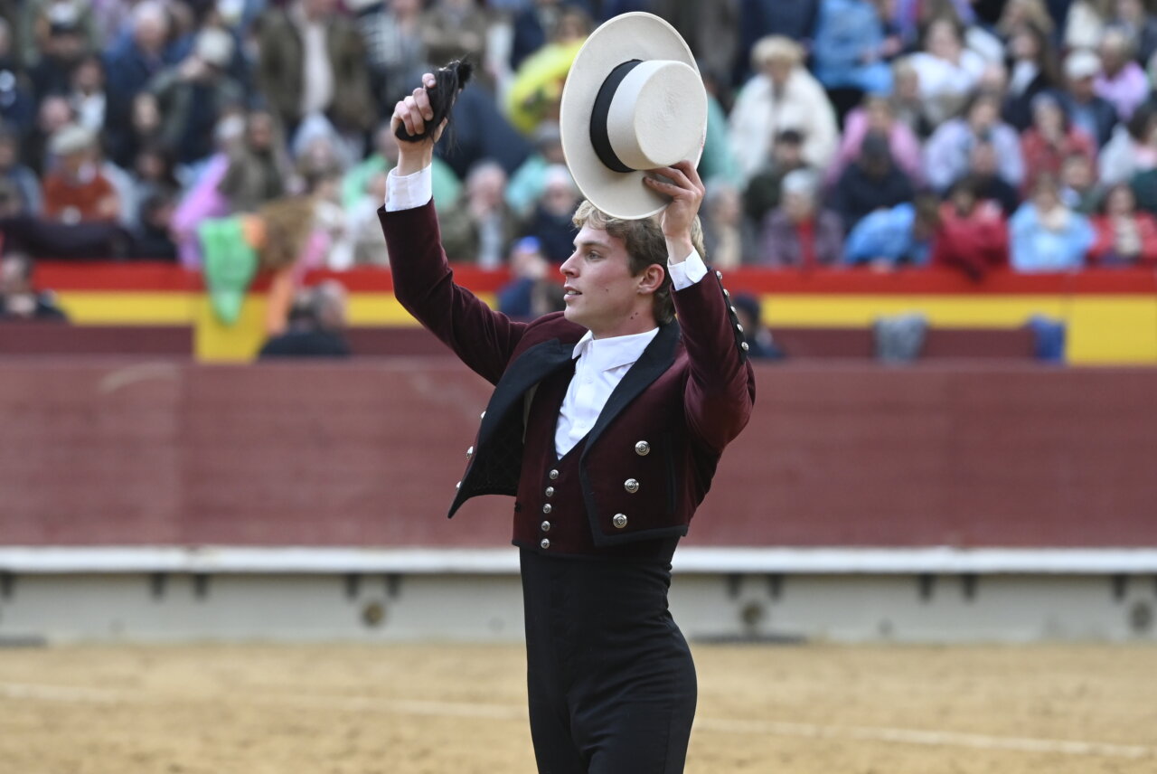Duarte Fernandes, buen debut en Castellón, oreja junto a Diego Ventura