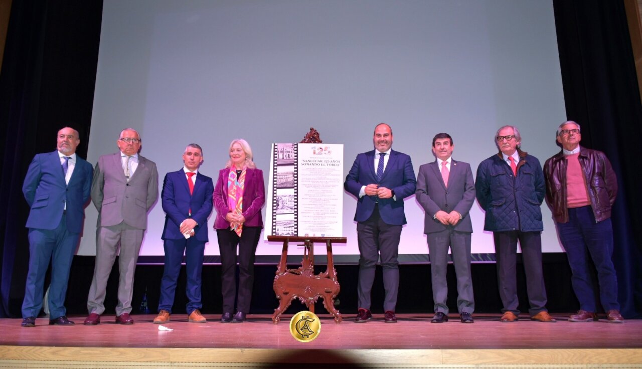 Sanlúcar de Barrameda presenta los actos conmemorativos del 125º aniversario de su plaza