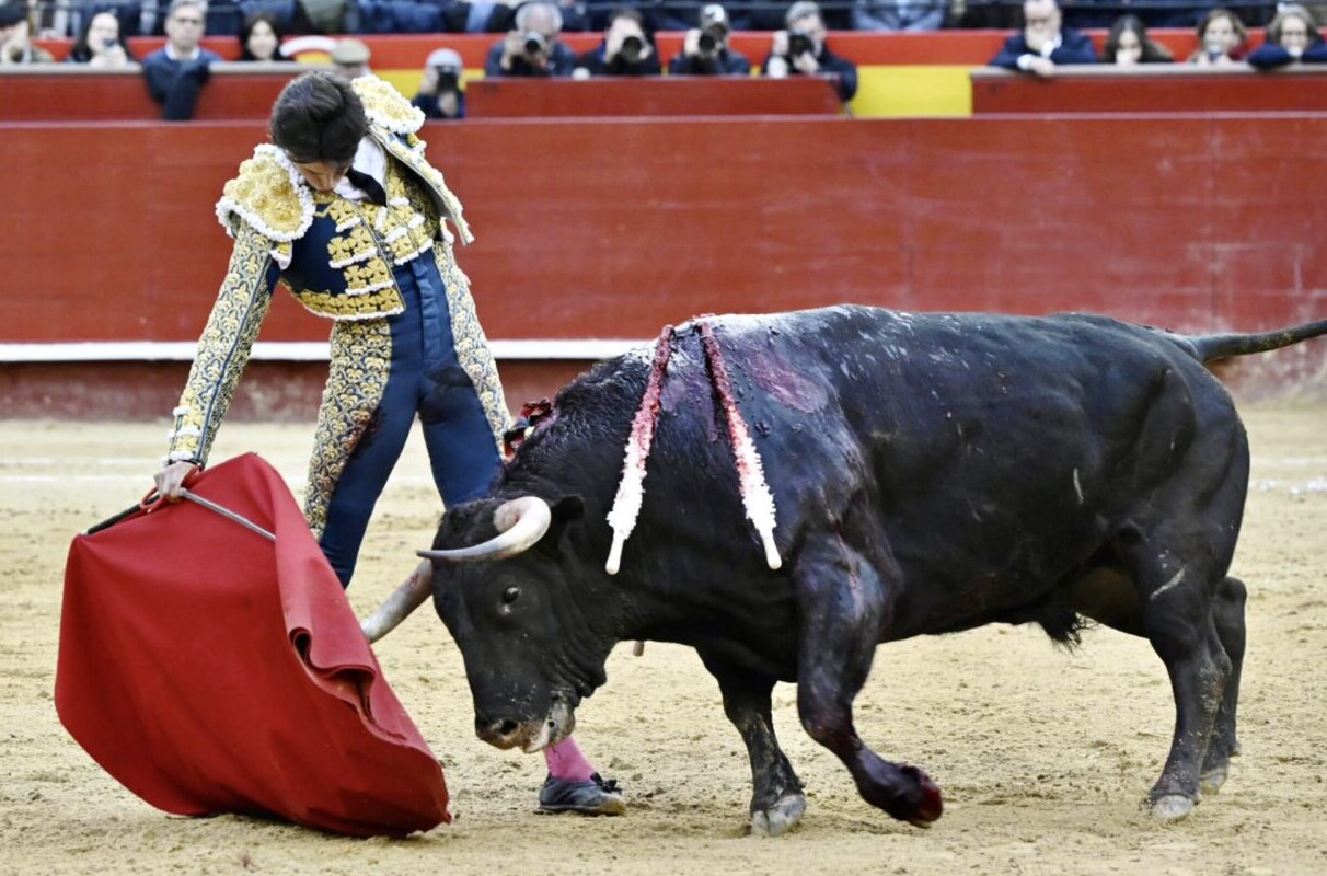 Roca Rey: "Estoy muy contento de abrir así mi décima temporada con mi público de Valencia"
