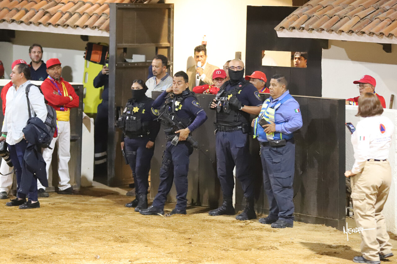 Así fue la suspensión en El Salitre: granaderos, militares y policía municipal