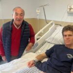 El ganadero Álvaro Martínez Conradi, junto a Borja Jiménez en el Hospital La Salud. Foto: Aplausos