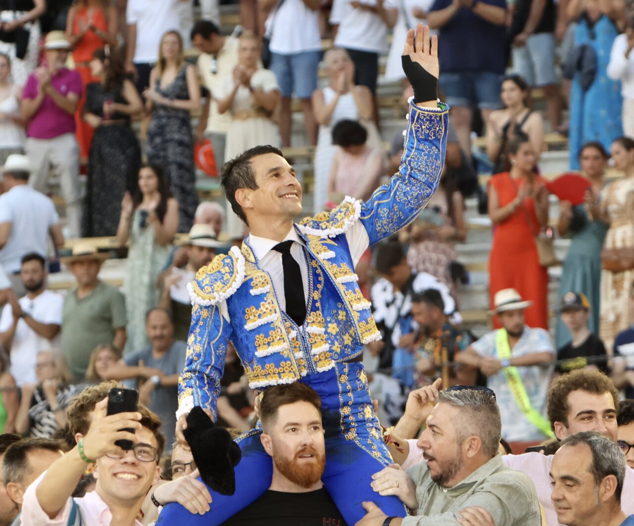 Manzanares y Javier Cuartero, premiados por el Club Taurino de Alicante