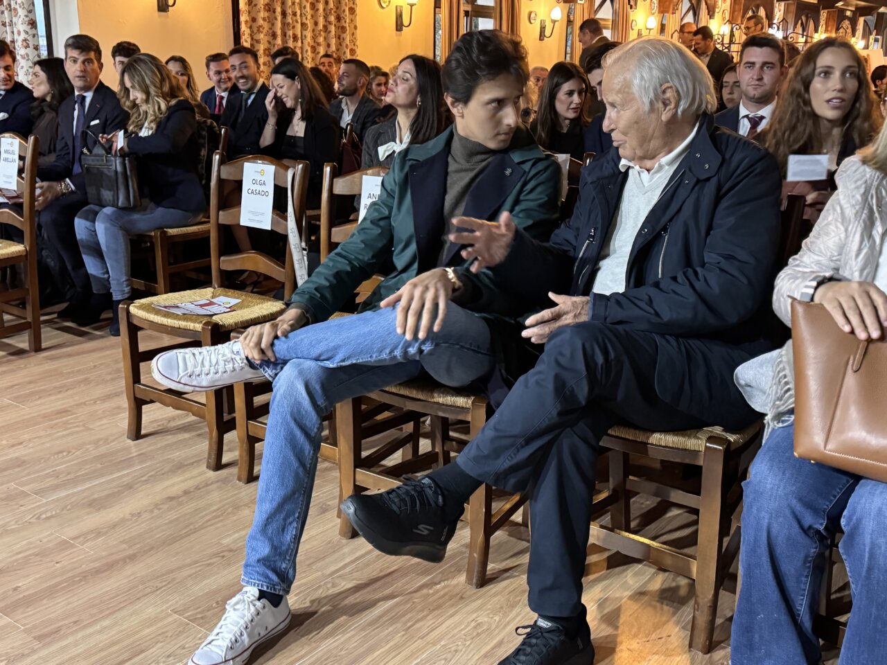 Roca Rey sorprende en La Carlota llevando a El Cordobés al acto junto a la juventud