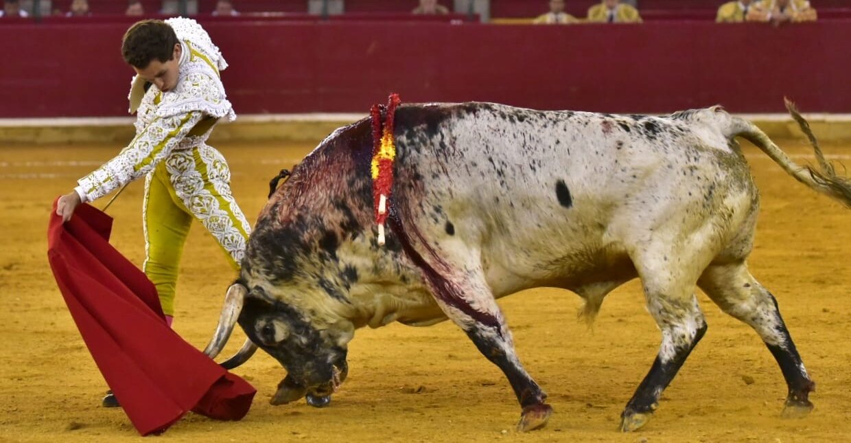 Una vuelta al ruedo de Ginés Marín no salva una tarde gris en Zaragoza