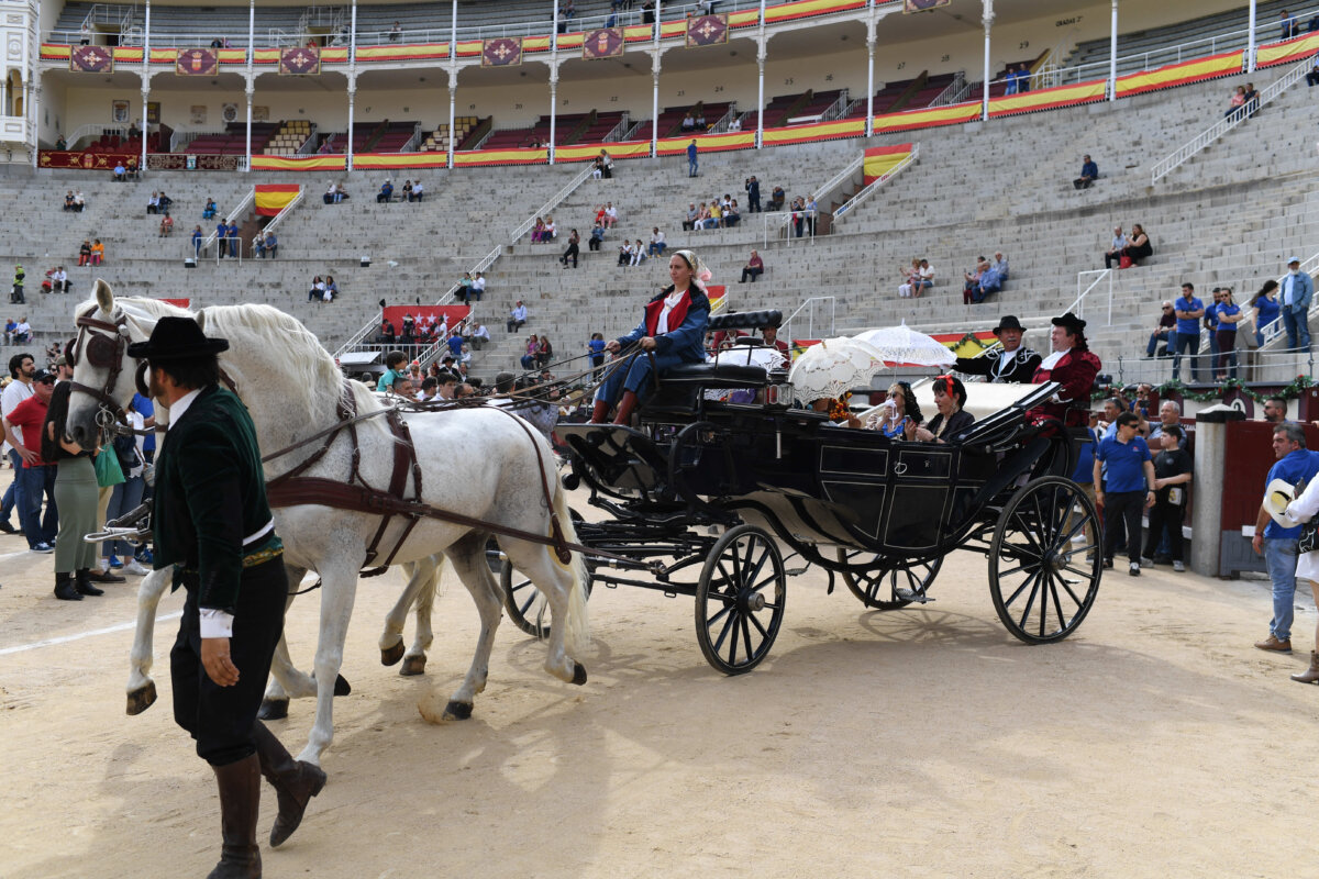 La previsión de lluvia traslada el desfile de la goyesca a la explanada de Las Ventas