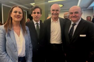 Juan Ortega y Santiago Domecq, junto a los políticos Antonio Muñoz y Sonia Gaya.