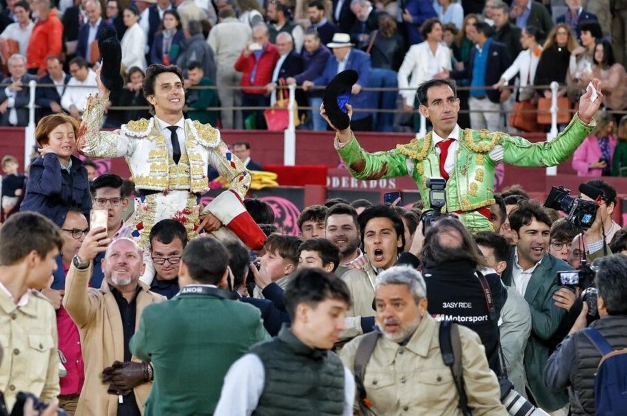 Sábado con gloria de ensueño para Fortes y cumbre de Roca Rey en Málaga