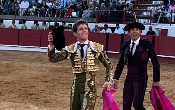 Borja Jiménez mantiene su idilio con Portugal: llena y triunfa en Almeirim