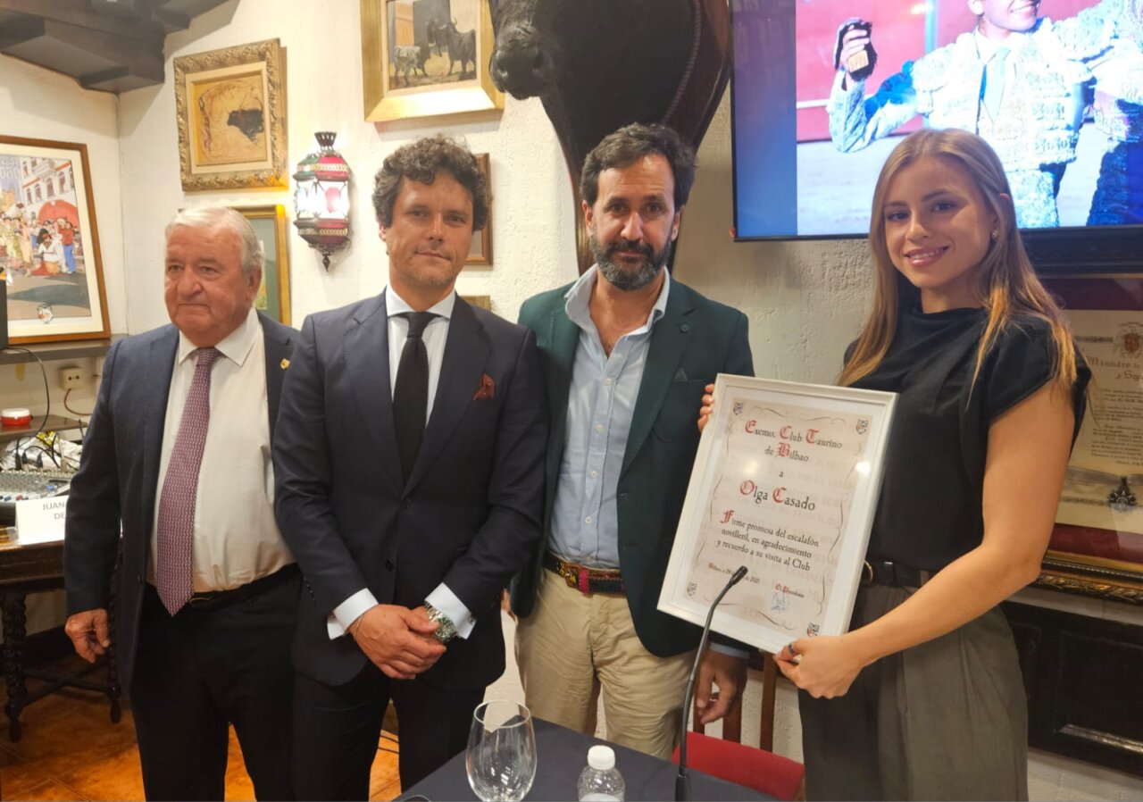 Olga Casado, protagonista en el Excelentísimo Club Taurino de Bilbao