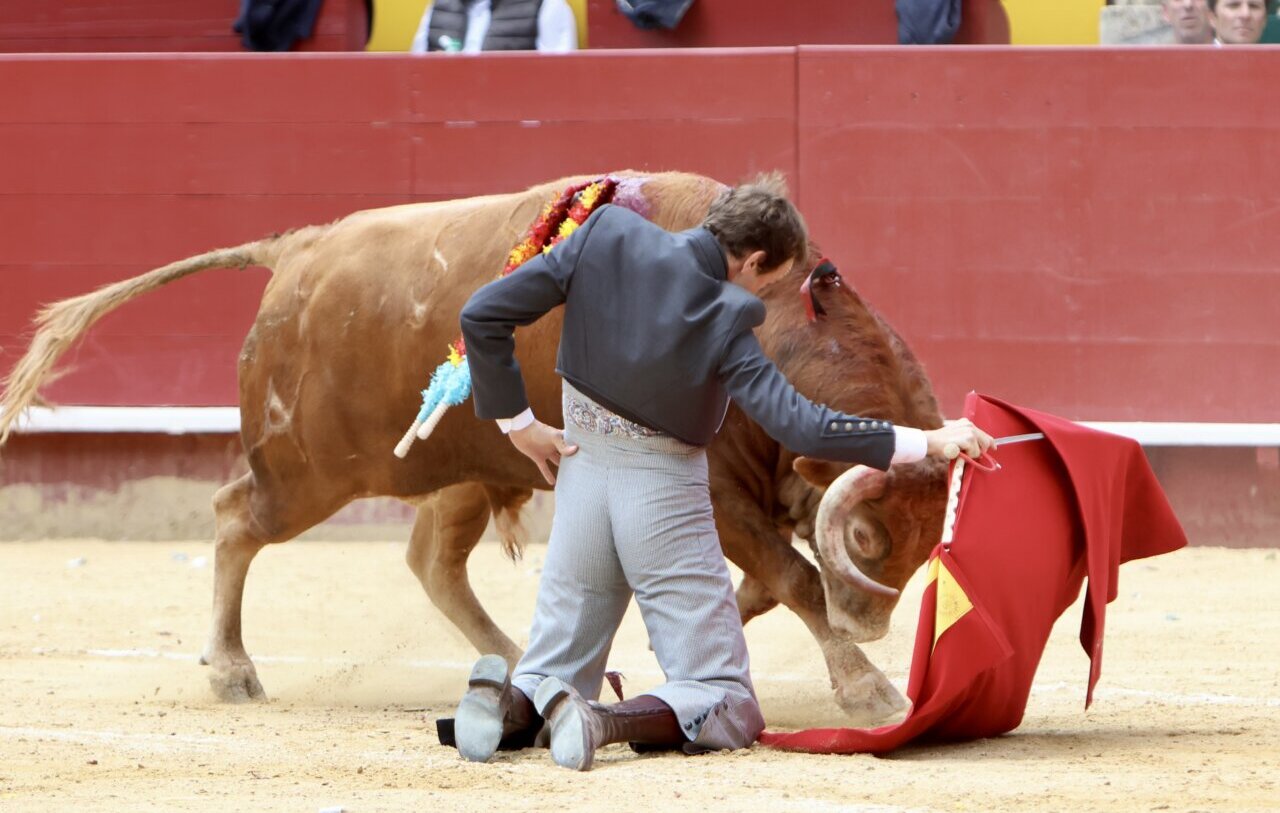 Román cuaja la mejor faena  de su carrera en Valencia