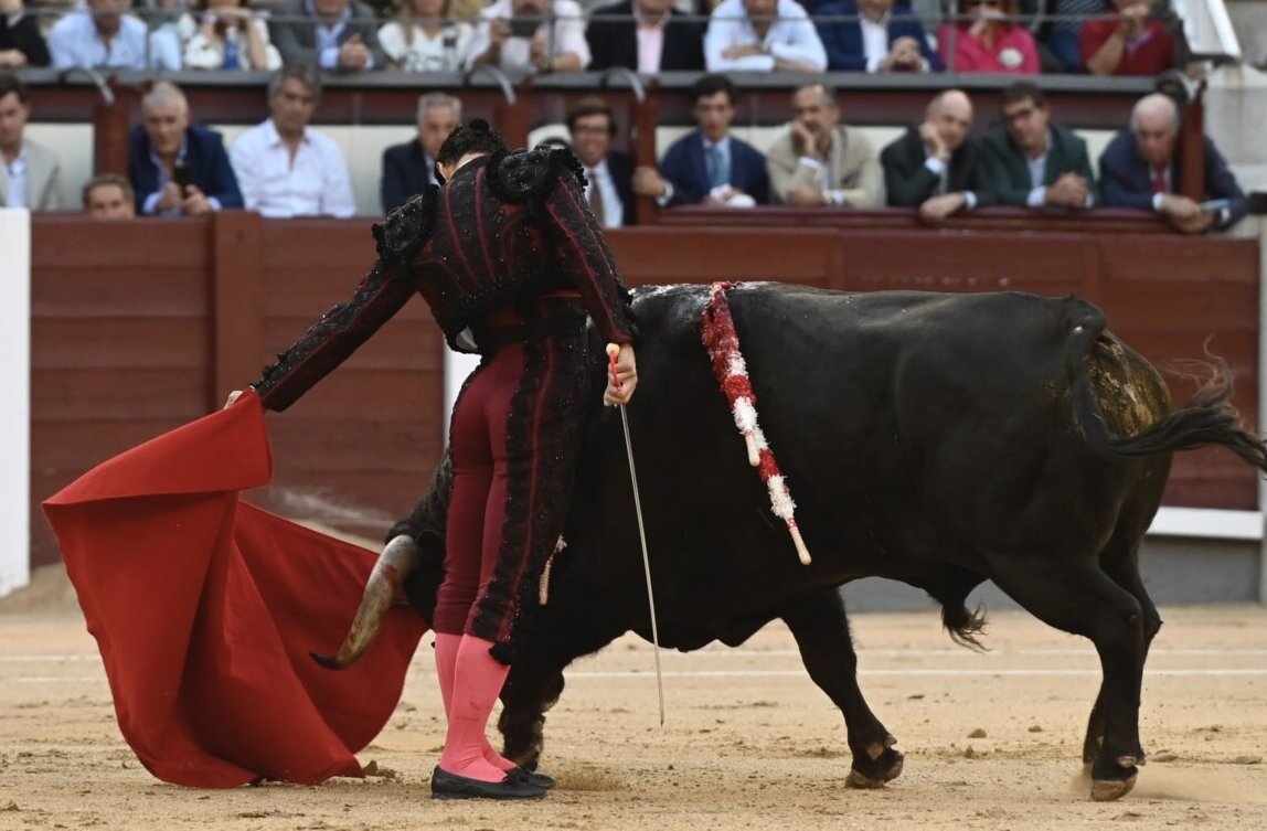 La torería de Aguado vuelve a calar en Madrid