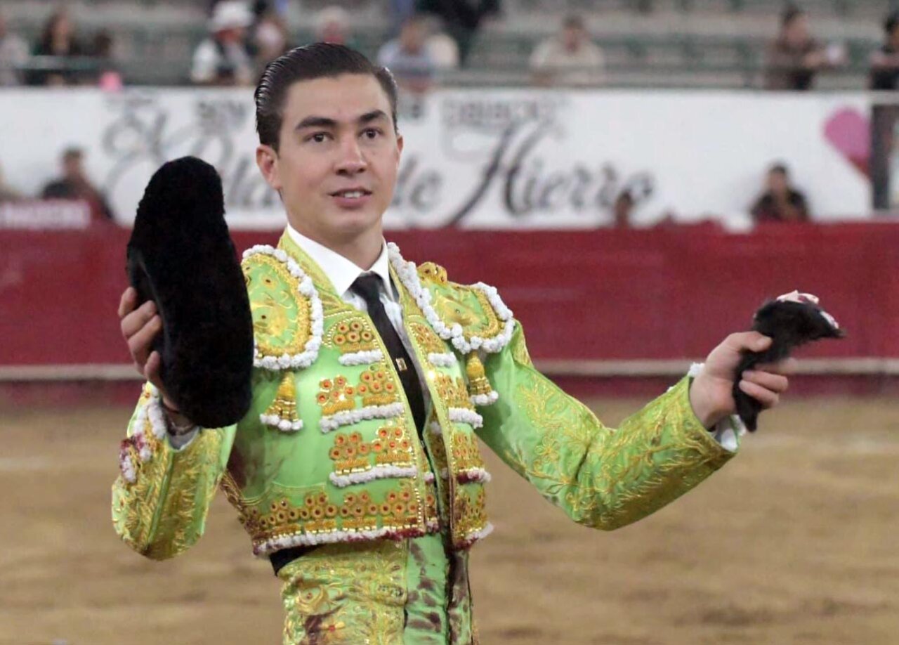 Bruno Aloi y Andrés García, oreja por coleta en la novillada de Guadalajara