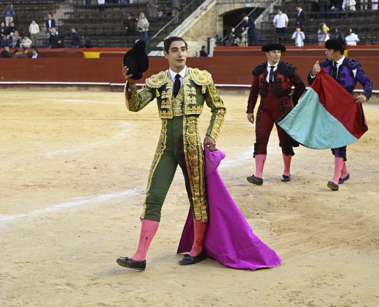 Una escasa vuelta al ruedo para Torrejón en el regreso de Donaire en Valencia