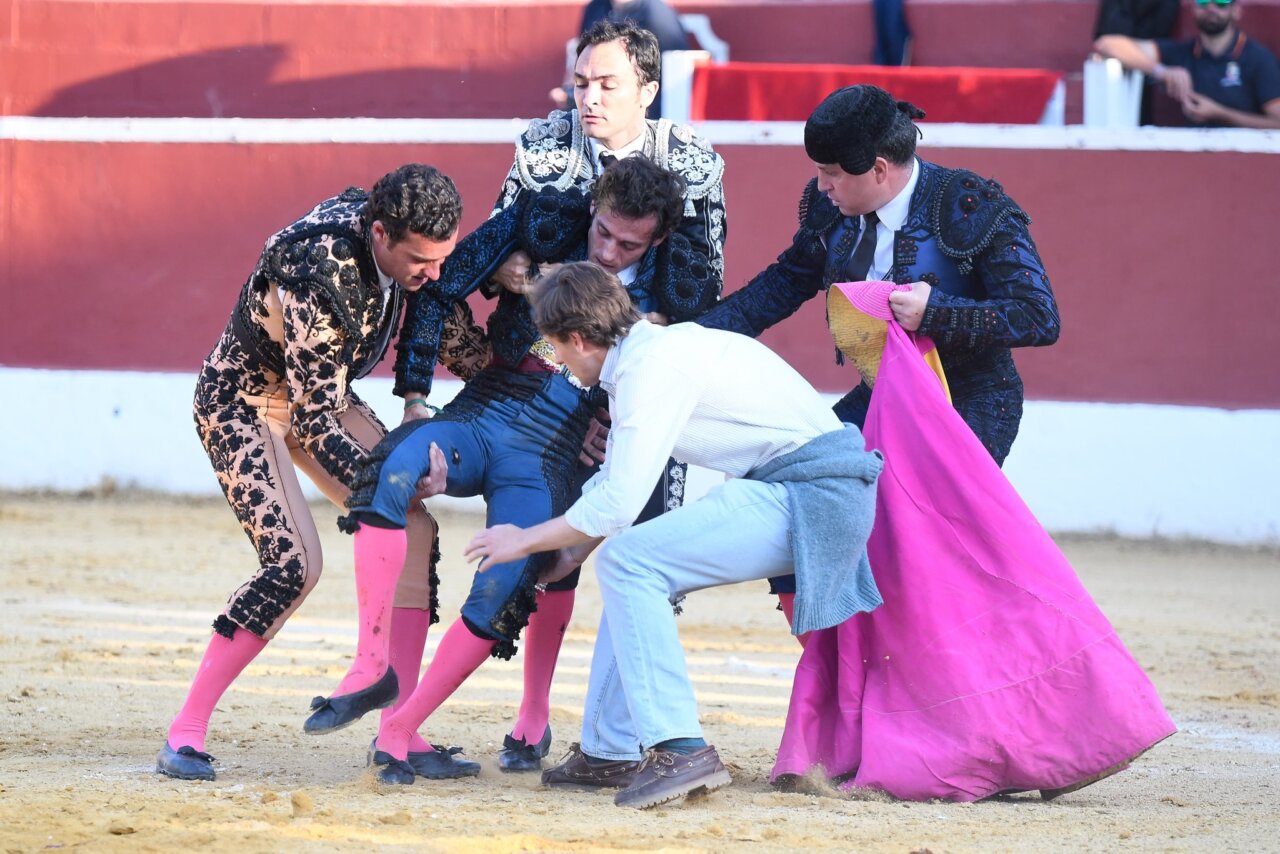 Álvaro Burdiel, herida "en muslo derecho tercio superior" en Alalpardo