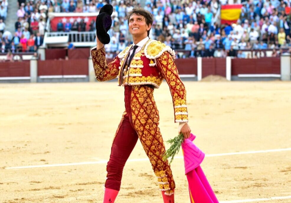 Roca Rey: "El público ha estado metido en la faena y feliz"