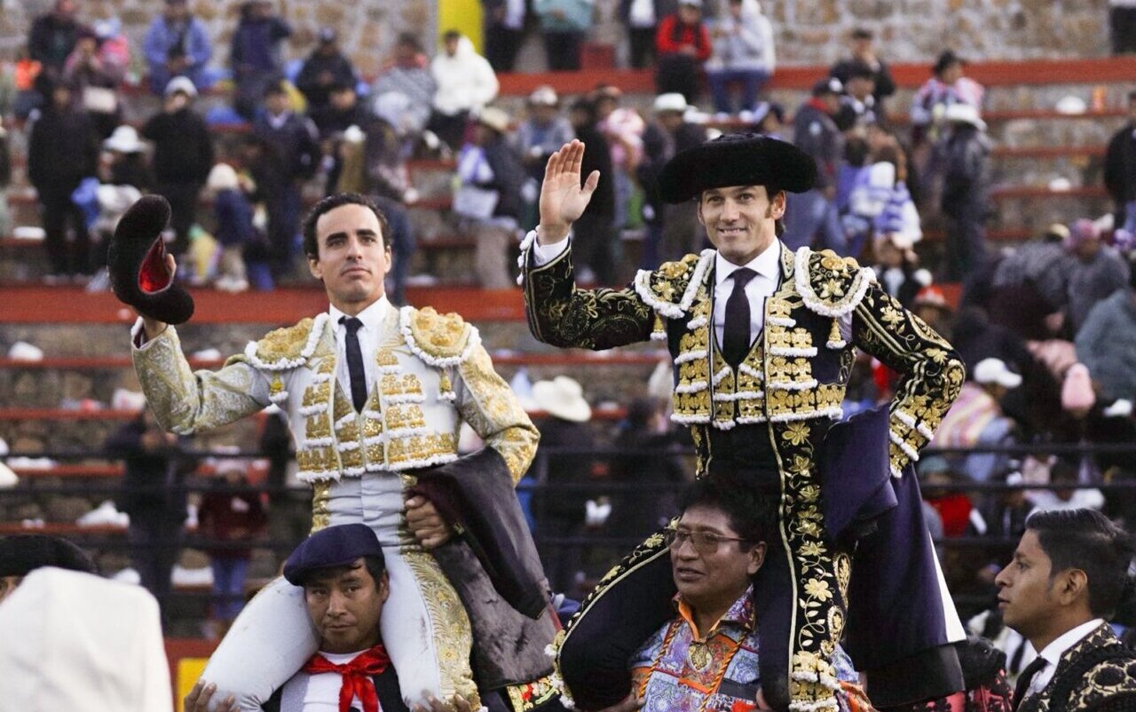 Joaquín Galdós y José Garrido llenan y triunfan en Coaza