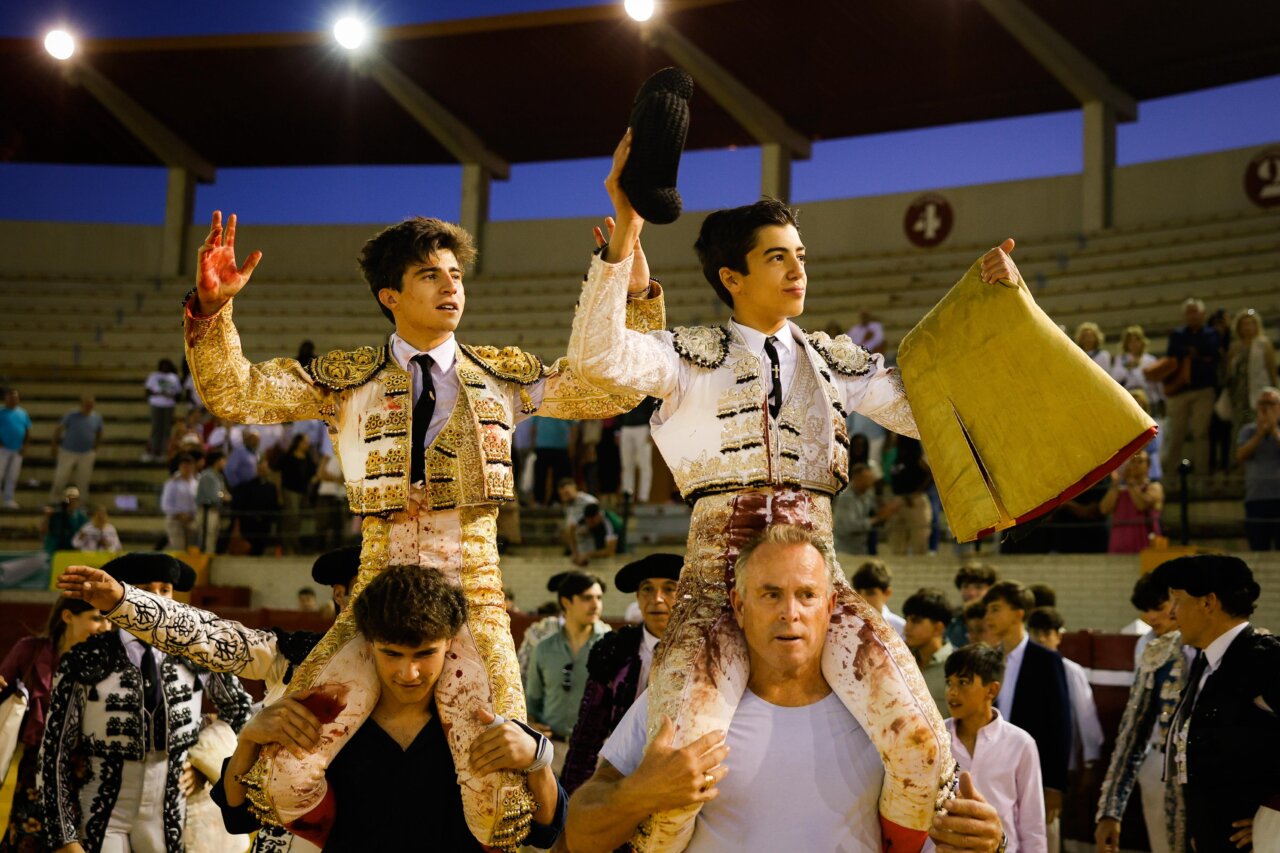 Marco Pérez y Martín Morilla, puerta grande en Morón de la Frontera