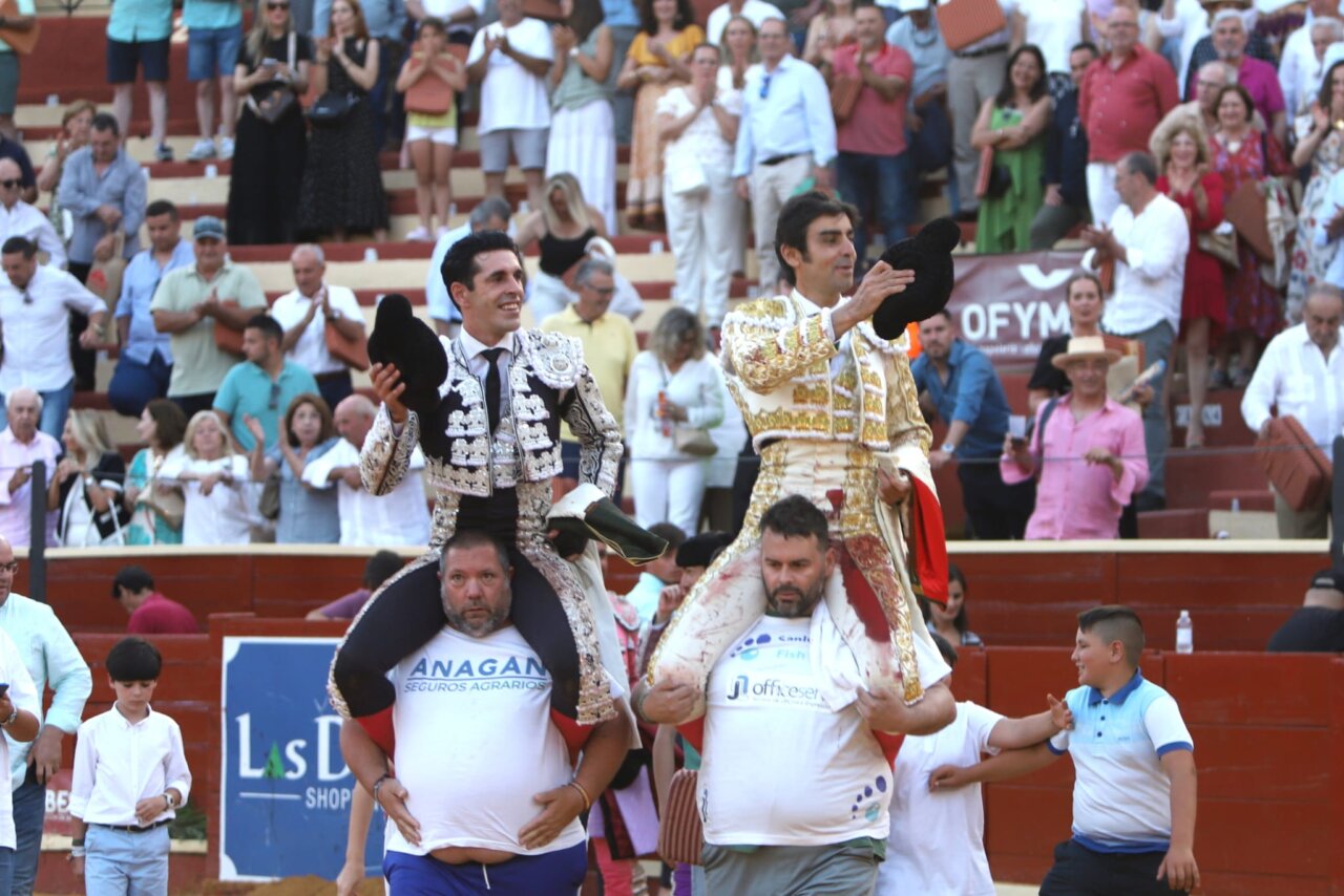 Tarde redonda en entrega de Perera y Talavante ante un gran encierro de El Torero en Sanlúcar