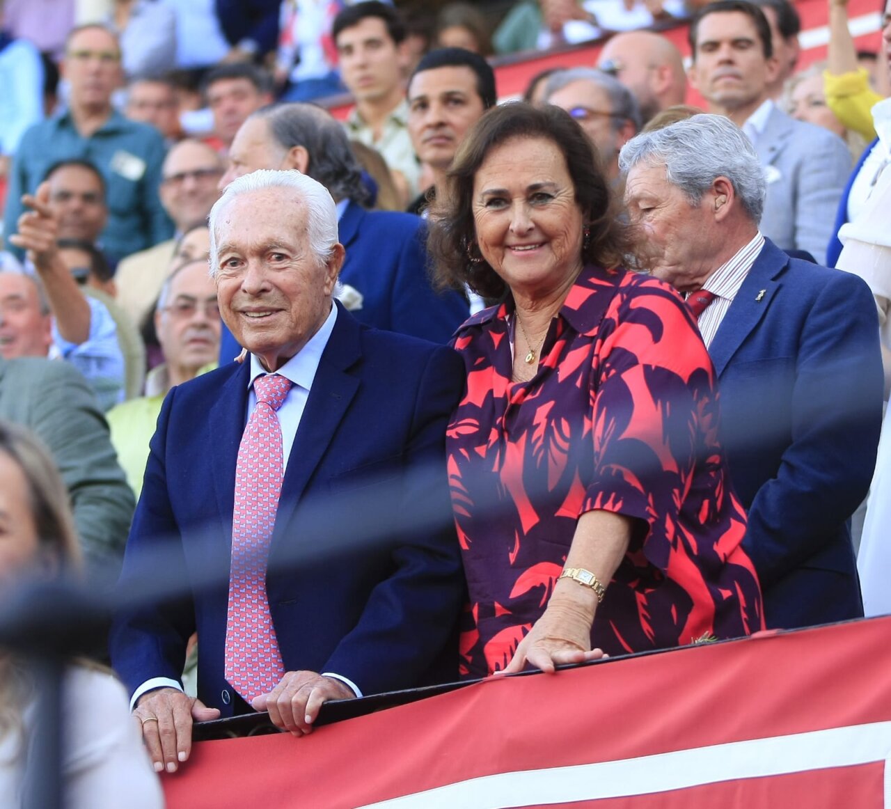 Curro Romero, ingresado de nuevo en el hospital por una crisis respiratoria