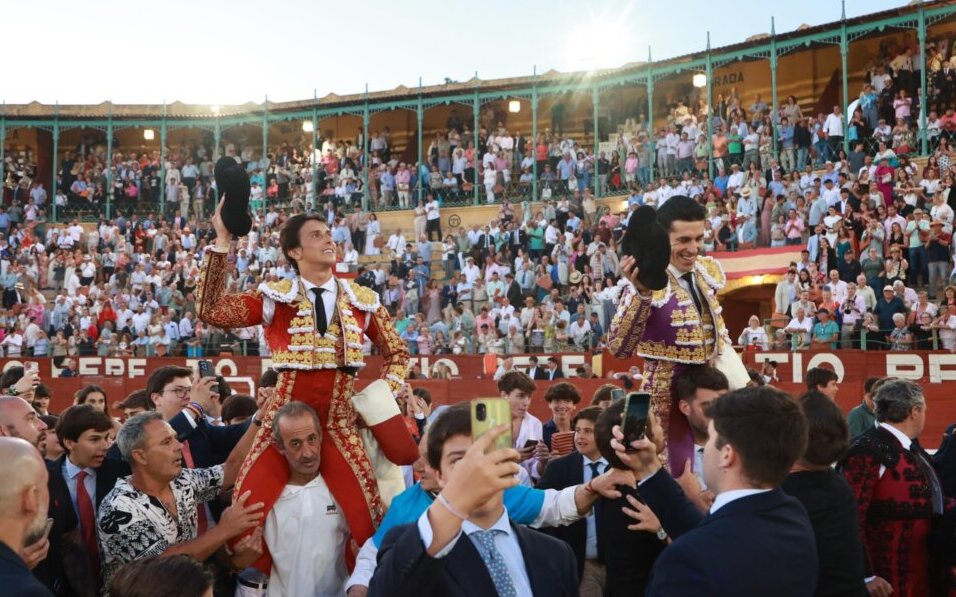 Morante, Talavante y Roca Rey, genialidad, temple e indulto en Jerez