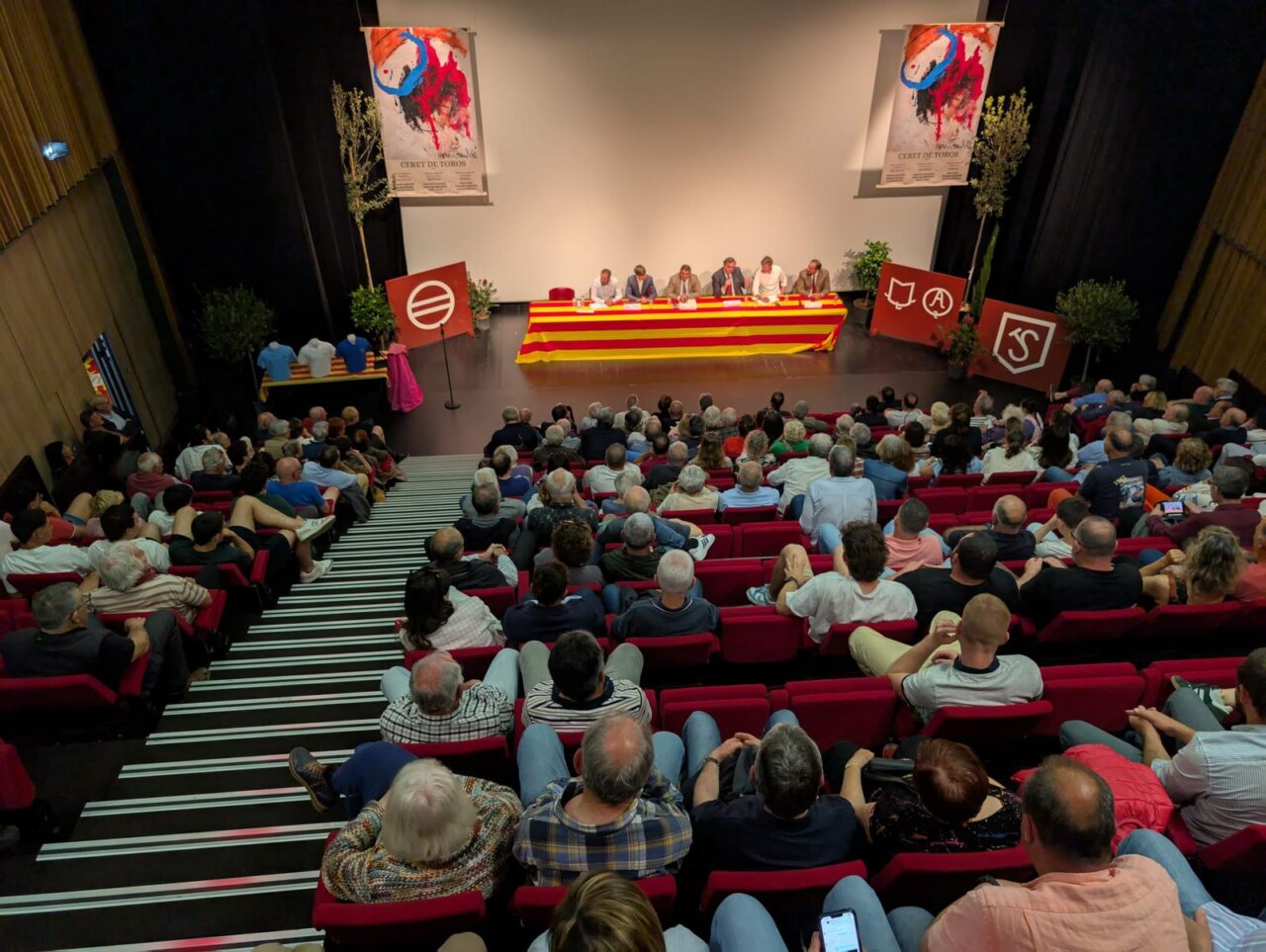 Ceret anuncia al sustituto de Rafael de Julia durante la puesta de largo de su feria