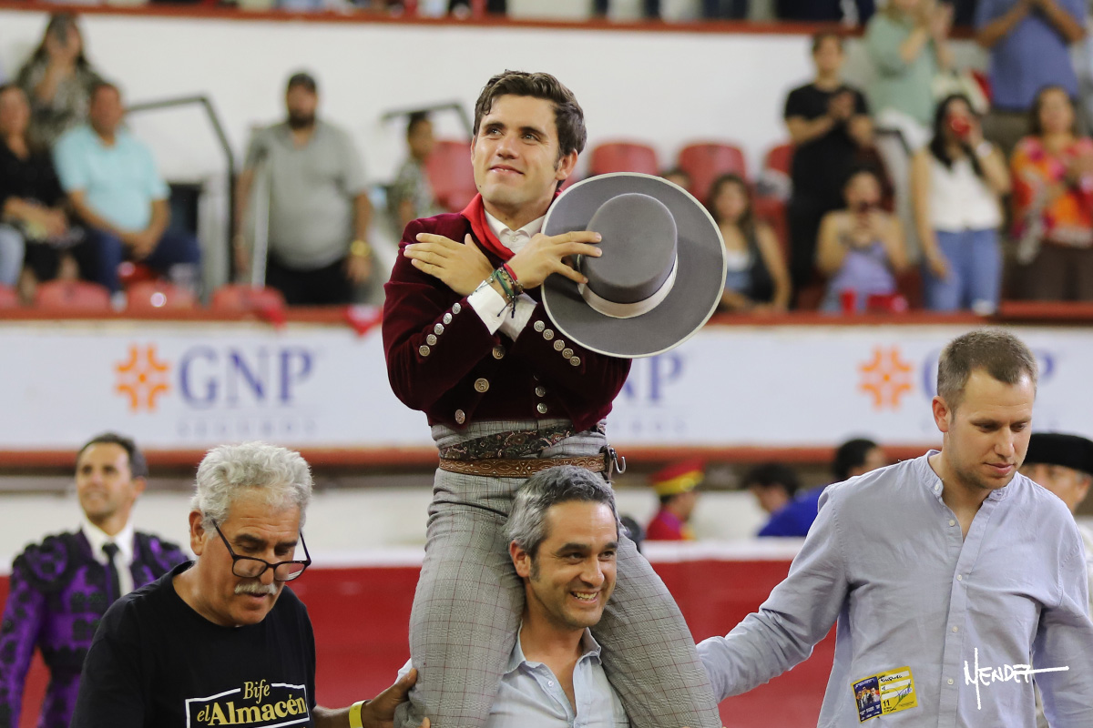 Gesta de Guillermo Hermoso de Mendoza en Estella: seis toros “en casa”