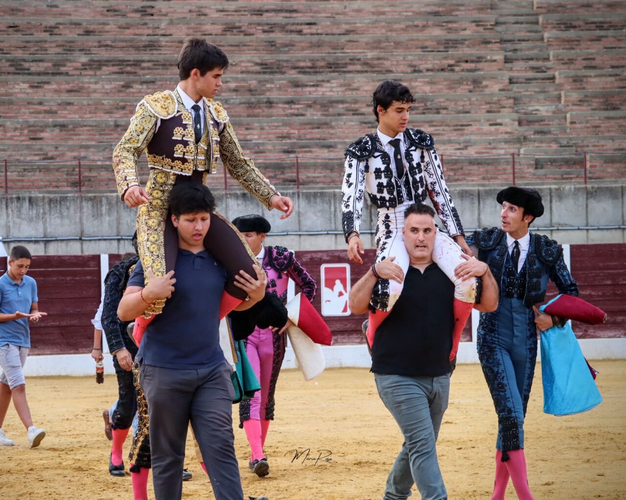 Manuel Caballero y Tomás Bastos triunfan en Villafranca de los Barros