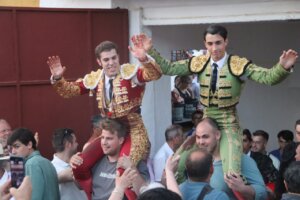 El Mene y Álvaro Rodríguez, en hombros